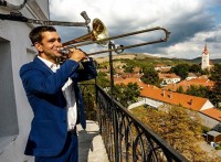 Közös borozás, színház és zene Tokaj-Hegyalján a Kerekdomb Fesztiválon!
